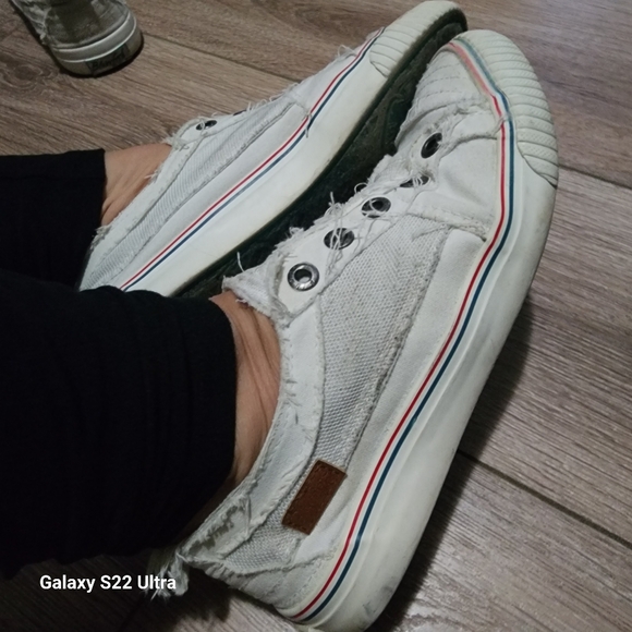 Used Blowfish Sneakers - Picture 5 of 6